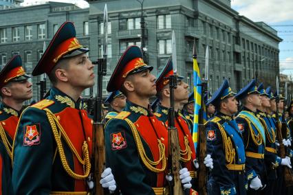 Челябинск. Военнослужащие Приволжско-Уральского военного округа во время генеральной репетиции парада, посвященного 76-й годовщине Победы в Великой Отечественной войне.