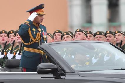 Москва. Министр обороны Сергей Шойну во время военного парада, посвященного 76-й годовщине Победы в Великой Отечественной войне.