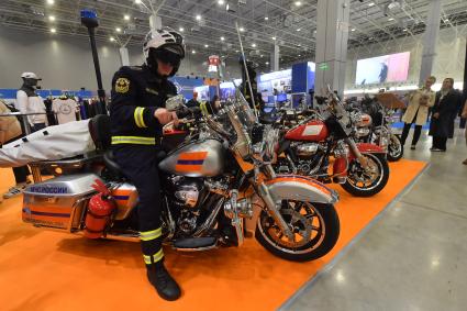 Московская область.   Пожарно-спасательный  мотоцикл для МЧС Harley-Davidson на выставке XIII Международного салона `Комплексная безопасность-2021` в военно-патриотическом парке`Патриот`.