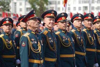 Самара. Военнослужащие во время парада, посвященного 76-й годовщине Победы в Великой Отечественной войне.