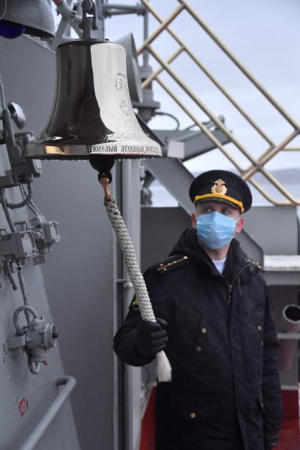 Североморск. Член экипажа на борту тяжёлого атомного ракетного крейсера ВМФ РФ `Петр Великий `.