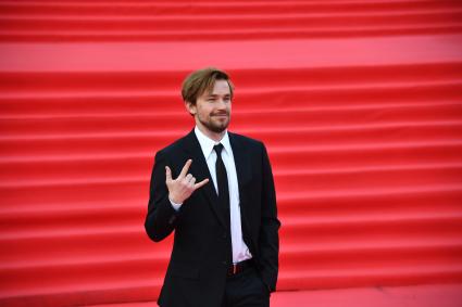 Москва. Актер Александр Петров на церемонии закрытия 43-го Московского международного кинофестиваля в театре `Россия`.