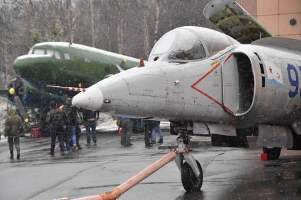 Мурманская область.  Палубный штурмовик Як-38М в экспозиции  музея военно-воздушных сил Северного флота.