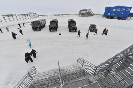 Архангельская область. Китайский журналист на российской военной базе `Арктический трилистник`на острове Земля Александры архипелага Земля Франца-Иосифа.