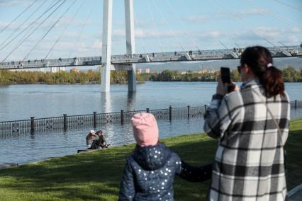 Красноярск. Вид на подтопленную набережную из-за подъема воды в Енисее.