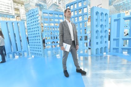 Москва. Главный архитектор Москвы Сергей Кузнецов на XXVI Международной выставке архитектуры и дизайна АРХ Москва в Гостином Дворе.