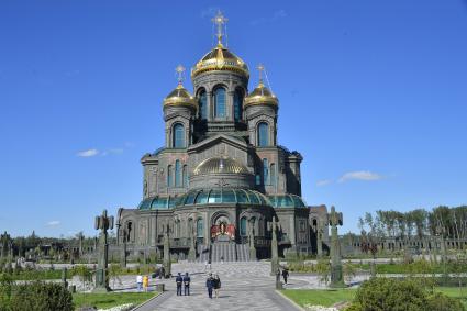 Московская область. Кубинка. Вид на храма Воскресения Христова - главный храм  вооруженных сил РФ в парке `Патриот`.