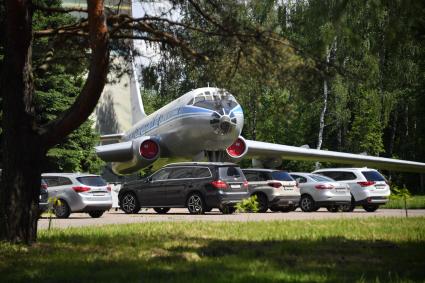 Московская область. Звездный городок. Самолет Ту-104 АК на территории центра подготовки космонавтов.