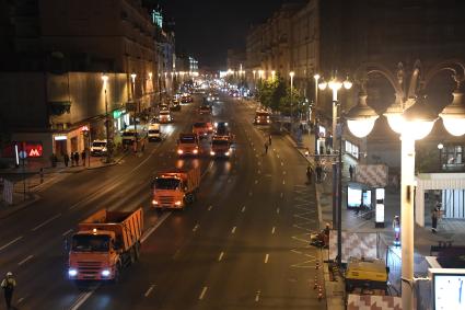 Москва. Работы по замене асфальта на Тверской улице.