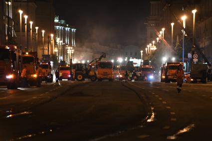 Москва. Работы по замене асфальта на Тверской улице.