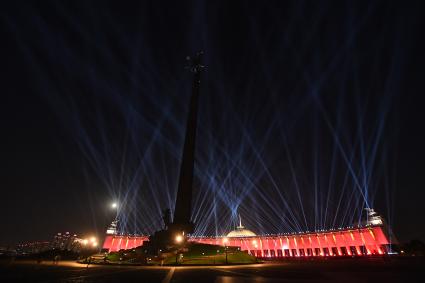 Москва. Музей Победы на Поклонной горе во время акции `Лучи Победы`, посвященной 80-й годовщине начала Великой Отечественной войны.