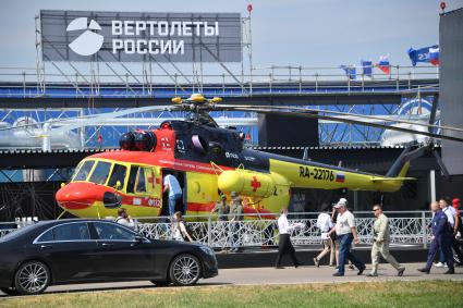 Московская область. Жуковский. Вертолет санитарной авиации МИ-8 МТВ 1 на открытии Международного авиационно-космического салона МАКС-2021.