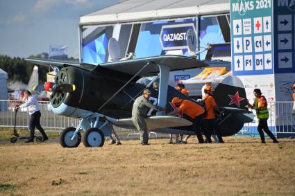 Московская область. Жуковский. Истребитель И-153 на открытии Международного авиационно-космического салона МАКС-2021.