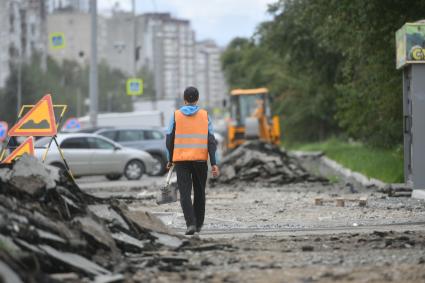 Екатеринбург. Замена асфальта на одной из улиц города