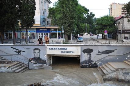 Ялта. Последствия наводнения, произошедшего 18 июня. Затопленный подземный переход.