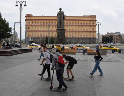 Москва. Вид на здание Федеральной службы безопасности (ФСБ) на Лубянской площади.