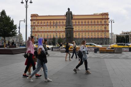 Коллаж. Вид на здание Федеральной службы безопасности (ФСБ) на Лубянской площади.