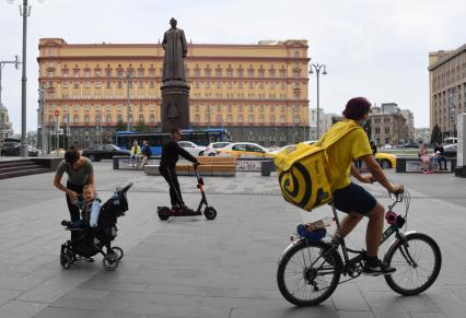 Москва. Вид на здание Федеральной службы безопасности (ФСБ) на Лубянской площади.