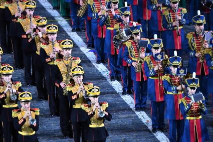 Москва. Военнослужащие на церемонии открытия XIV Международного военно-музыкального фестиваля `Спасская башня` на Красной площади.