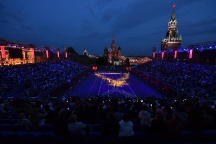 Москва. Церемония открытия XIV Международного военно-музыкального фестиваля `Спасская башня` на Красной площади.