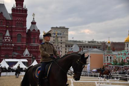 Москва. Во время выступления в рамках XIV Международного военно-музыкального фестиваля `Спасская башня` на Красной площади.