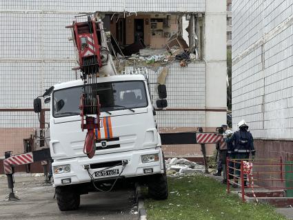 Ногинск. Последствия взрыва газа в девятиэтажном жилом доме 9А на улице `28 июня`.