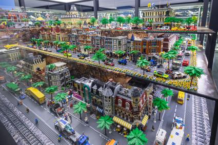 Москва. Музей лего Brick Star в `Неглинной галерее`.