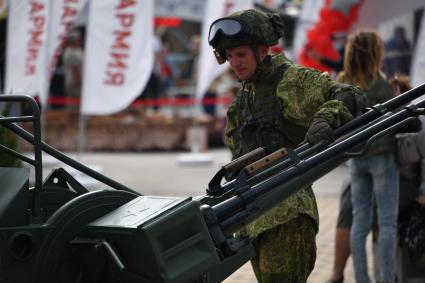 Московская область. На выставке вооружения   в военно-патриотическом парке `Патриот` во время закрытия Международного военно-технического форума `Армия-2021`.