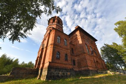 Ленинградская область. д.Морье. Церковь Святого Преподобного Петра Афонского и Святой Равноапостольной княгини Ольги.