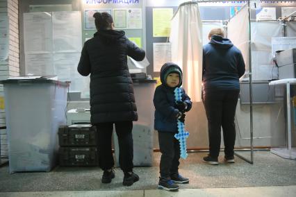 Екатеринбург. На одном из избирательном участке, во время выборов депутатов государственной думы