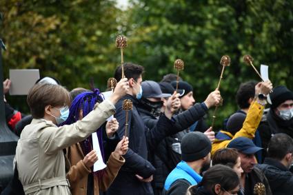 Москва. Несанкционированная акция КПРФ по итогам выборов в Госдуму на Пушкинской площади.