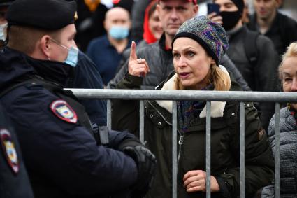 Москва. Несанкционированная акция КПРФ по итогам выборов в Госдуму на Пушкинской площади.