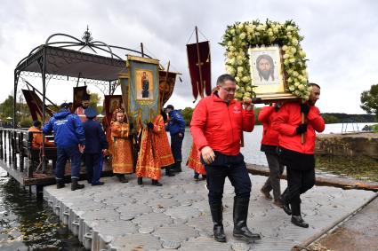 Московская область. Во время Елисаветинского крестного хода, посвященного 130-летию присоединения к православию Великой Княгини Елизаветы Фёдоровны.