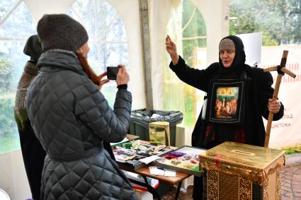 Московская область. Во время Елисаветинского крестного хода в селе Ильинское Московской области, посвященного 130-летию присоединения к православию Великой Княгини Елизаветы Фёдоровны.