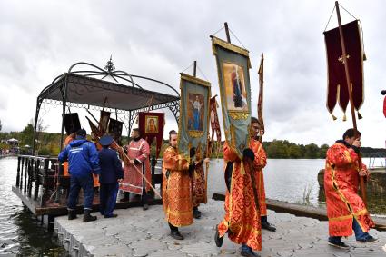 Московская область. Во время Елисаветинского крестного хода, посвященного 130-летию присоединения к православию Великой Княгини Елизаветы Фёдоровны.