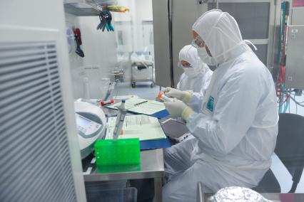 Санкт- Петербург. Производство российской вакцины Sputnik V на производственном участке биотехнологической компании BIOCAD.