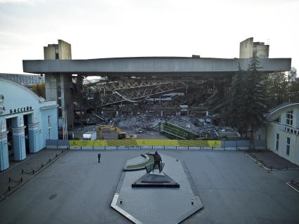 Москва.  Снос здания ледоввого дворца ЦСКА имени Всеволода Боброва на Ленинградском проспекте.