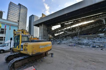 Москва.  Снос здания ледоввого дворца ЦСКА имени Всеволода Боброва на Ленинградском проспекте.