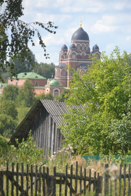 Московская область, Бородино. Собор Владимирской иконы Божией Матери на территории Спасо-Бородинского женского монастыря.