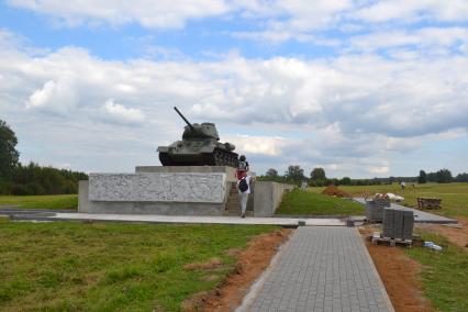 Московская область, Бородино. Памятник-танк воинам 5-й армии на Бородинском поле.