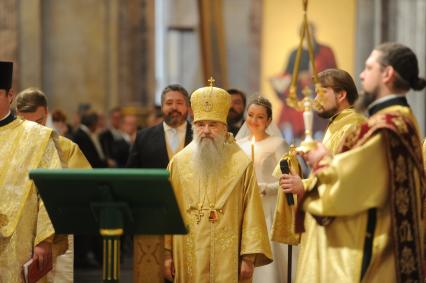 Санкт-Петербург. Митрополит Санкт-Петербургский и Ладожский Варсонофий на церемонии венчания Великого князя Георгия Михайловича Романова и Ребекки Беттарини в Исаакиевском соборе.