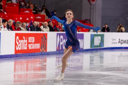 Челябинск. Спортсменка Дарья Усачева во время произвольной программы женского одиночного катания на контрольных прокатах сборной России по фигурному катанию на ледовой арене `Трактор`.