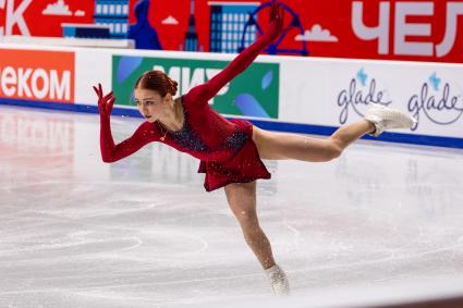 Челябинск. Спортсменка Александра Трусова во время короткой программы женского одиночного катания на контрольных прокатах сборной России по фигурному катанию на ледовой арене `Трактор`.