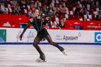 Челябинск. Спортсменка Камила Валиева во время произвольной программы женского одиночного катания на контрольных прокатах сборной России по фигурному катанию на ледовой арене `Трактор`.