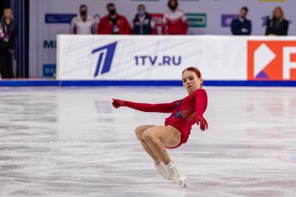 Челябинск. Спортсменка Александра Трусова во время короткой программы женского одиночного катания на контрольных прокатах сборной России по фигурному катанию на ледовой арене `Трактор`.