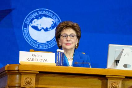 Санкт- Петербург. Заместитель председателя Совета Федерации РФ Галина Карелова на третьем Евразийском женском форуме.
