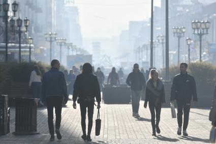 Екатеринбург. Смог, вызванный тлеющими торфянниками на окраине города