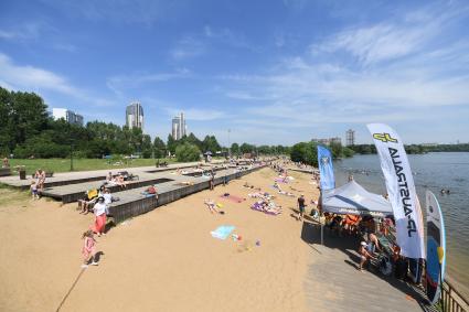 Москва. Пляж в Строгино.