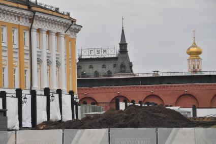 Москва. Вид на крышу ГУМа со стороны Кремля.