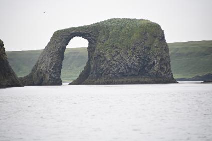 Сахалинская область, остров Уруп. Виды острова с моря.